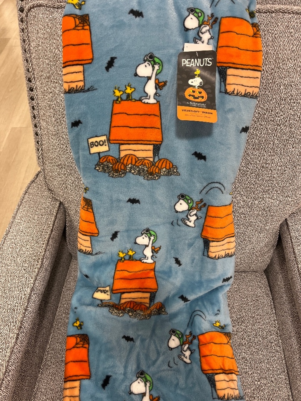 Brand new snoopy Halloween blanket